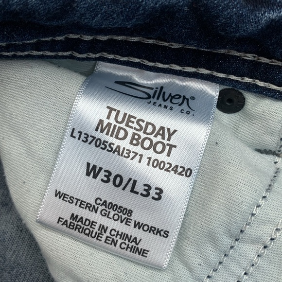 Silver Jeans Tuesday Fluid Denim Mid Bootcut Jeans Size 30 Long Inseam Stretch - Picture 11 of 16